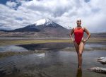 Bárbara Hernández se convirtió en la primera mujer que cruza nadando el Lago Chungará