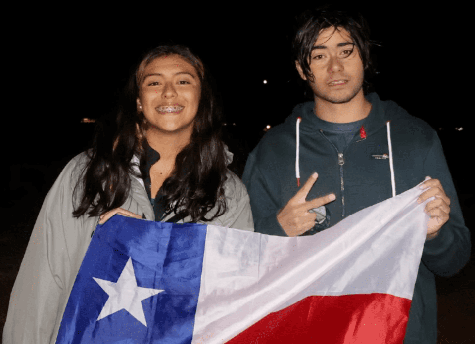 Chilenos Anahis Uribe y Tomás Villarroel completaron el cruce del Río de La Plata