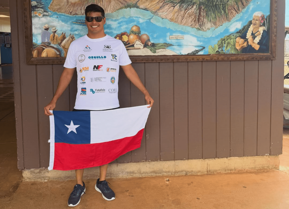 ¡Casi 19 horas de nado! Sebastián “Tiburón” González completa el cruce del Kaiwi Channel